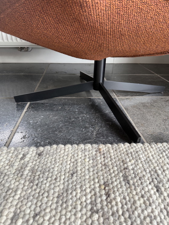 Image 1 of Silla giratoria con reposapiés