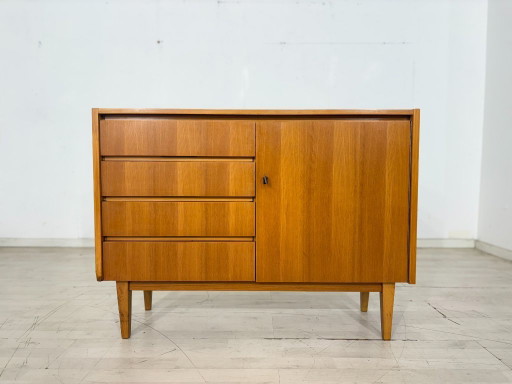 Commode uit het midden van de vorige eeuw / commode uit de jaren 60 / vintage dressoir