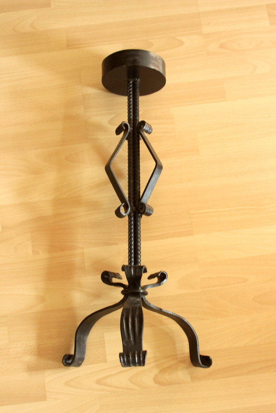 Image 1 of Zware handgemaakte kandelaar van smeedijzer voor grote kaarsen