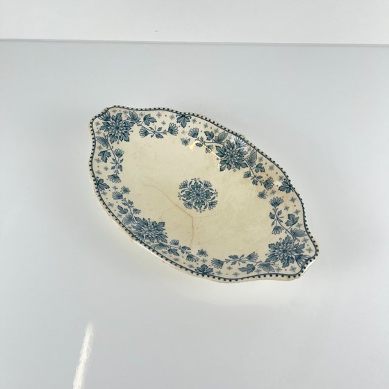 Image 1 of Bord met "Estrées"-patroon, door U&C Sarreguemines, blauw, 1900