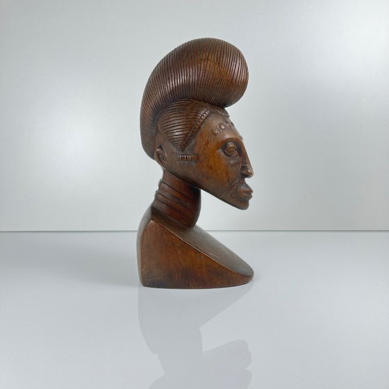 Image 1 of Busto femminile intagliato a mano in legno nero, stile Baoulé, 1960/90