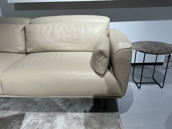 Image 1 of Jori Eden modèle de dessin animé