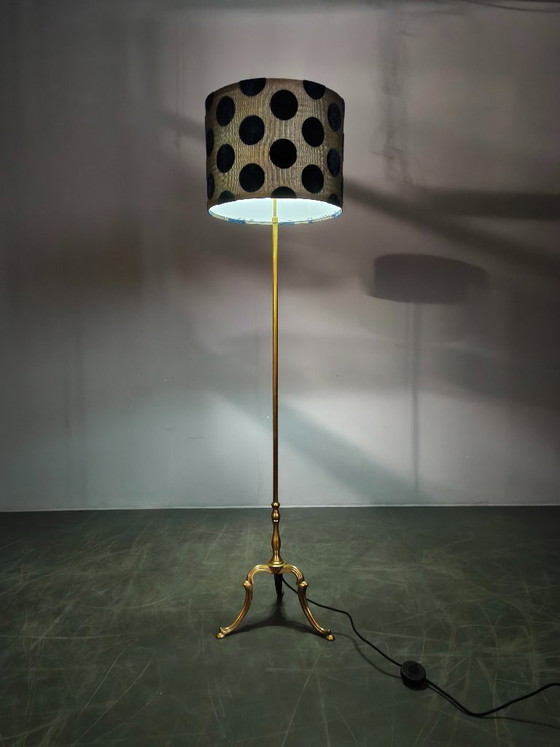 Image 1 of Lámpara de pie Hollywood Regency de latón con pantalla ROMO, Italia, década de 1950.