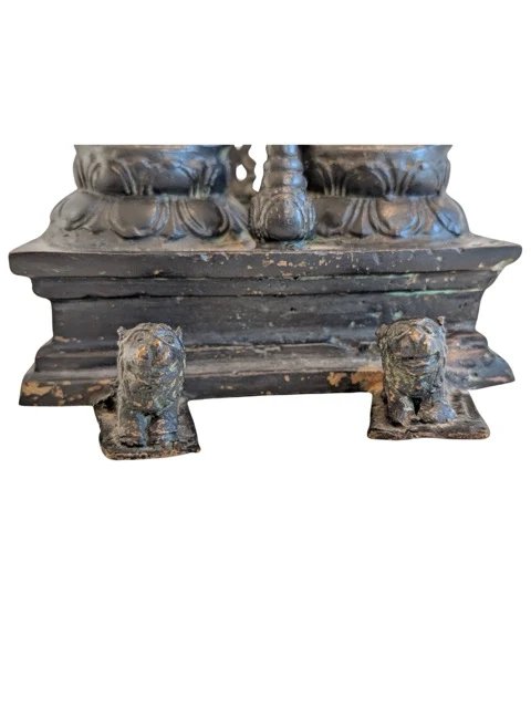 Antico Altare Domestico Nepalese in Bronzo Shiva e Parvati con Oro – Vetrine, Bronze, Gold (photo 8 of 9)