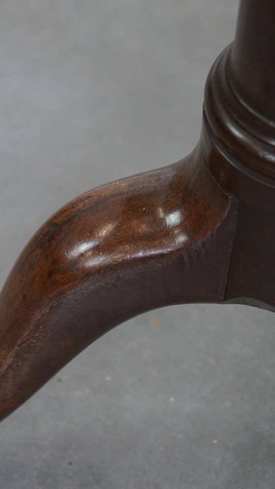 Image 1 of Antiker englischer Vogelkäfig mit drehbaren Beinen und kippbarer Tischplatte aus dem 18.