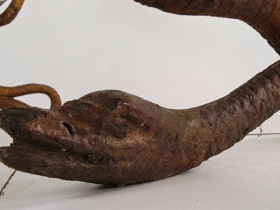 Image 1 of Banco de jardín victoriano antiguo de hierro fundido con forma de serpiente y ventana salediza.