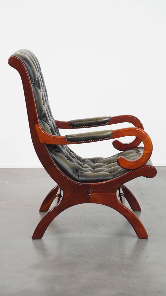 Image 1 of Groene Engelse stijl rundleren chesterfield fauteuil met hout