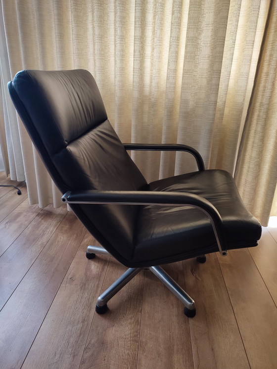 Artifort F141 Black Leather Swivel Armchair Geoffrey Harcourt – Metal (photo 4 of 13)