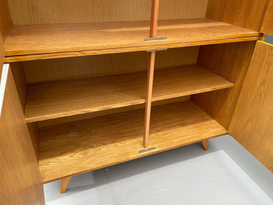 Image 1 of Armoire U-450 en placage de chêne, variante jaune et blanche, Jiří Jiroutek pour Interiér Praha, années 1960