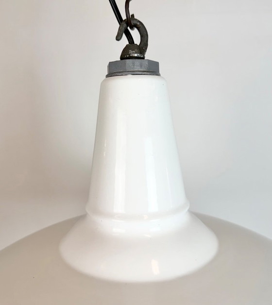Image 1 of Industriële hanglamp van wit emaille van Benjamin USA, jaren 60.