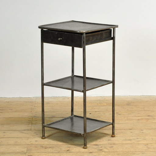 Table de nuit en fer, années 1910