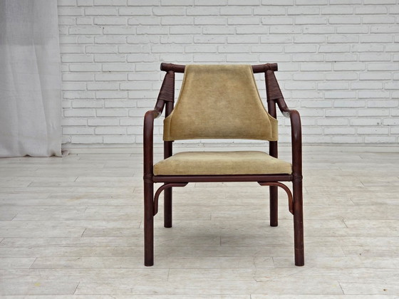 Image 1 of Jaren 80, een paar Scandinavische fauteuils, meubelbekleding van velours en bamboe.