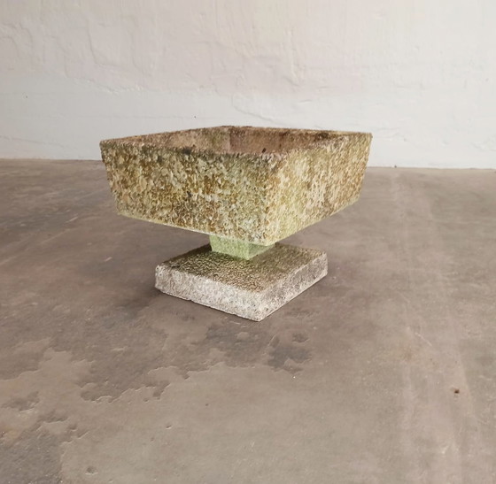 Image 1 of Vintage beron outdoor planter