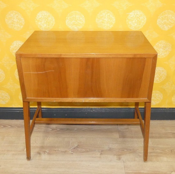 Image 1 of Cassettiera per cucito anni '60 mobili da corridoio metà secolo anni '60 mobile retro vintage cassettiera per cucito