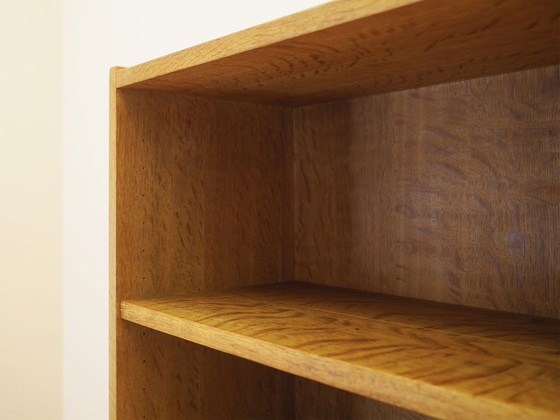 Librería danesa chapada en roble con estantes ajustables, década de 1960. – Wood (photo 11 of 15)