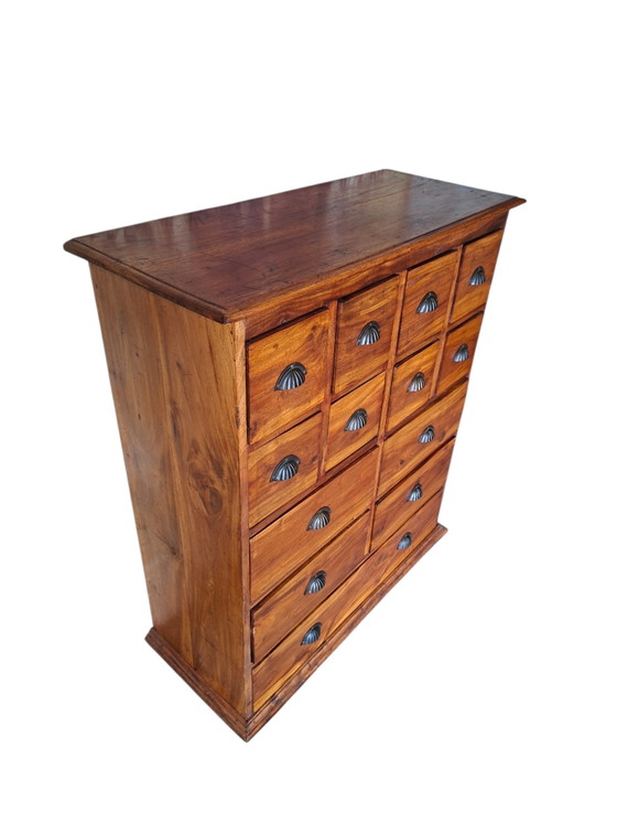 Commode ancienne en teck, armoire d'apothicaire, classeur, dimensions 90x37cm et 104cm de hauteur. – Metal (photo 3 of 5)