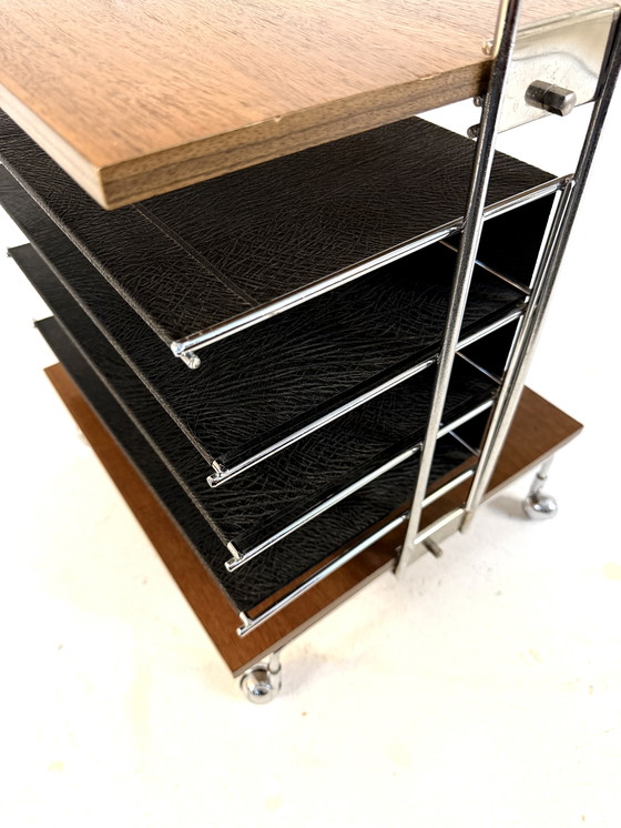 Image 1 of Carrello da lettura vintage in noce anni '60