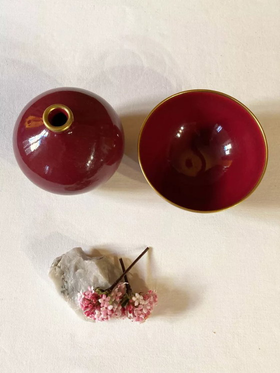 Image 1 of Vaso e ciotola in ceramica color lampone, decorati con foglia d'oro, Arabia, Finlandia