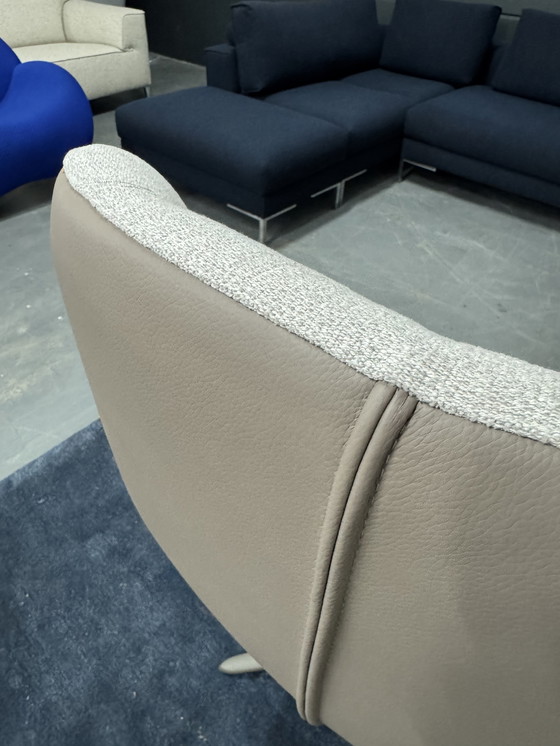 Image 1 of Fauteuil Pode Spot Trois