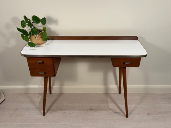 Beautiful Vintage Mid-Century Desk / Dressing table, 1950s/60s, Wood, Brown (photo 2 of 8)