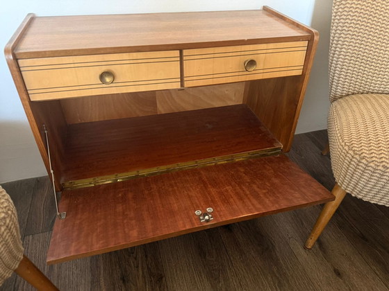 Image 1 of Ensemble vintage d'armoires et de chaises