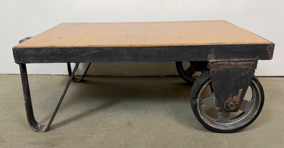 Carrello Tavolino da Caffè Industriale Nero, Anni '60 – Tavolini da caffè, Ferro (photo 3 of 16)