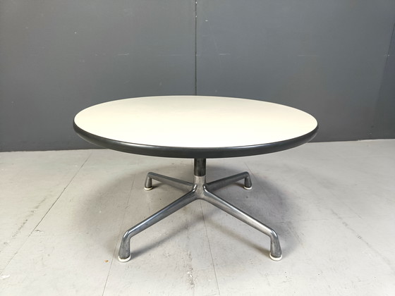 Image 1 of Table basse Eames pour Herman Miller, 1970S