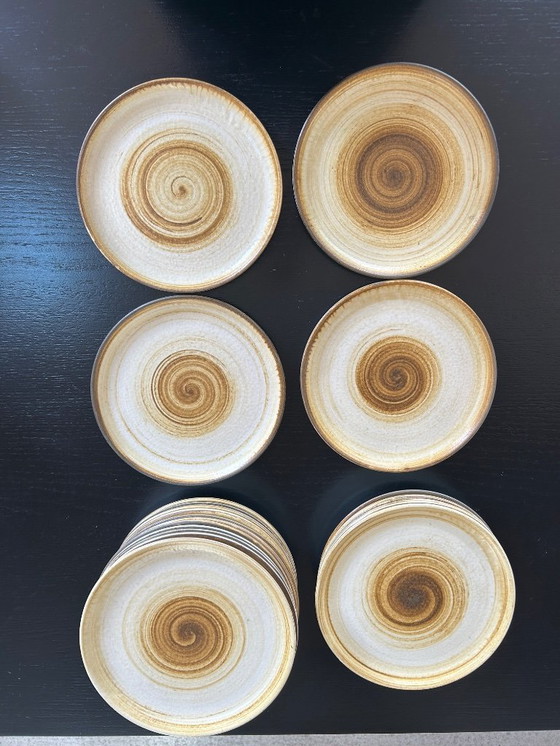 Image 1 of Longchamp zandstenen bord service 42 stuks