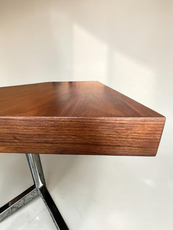 Image 1 of Groot vintage directiebureau in de stijl van Florence Knoll – 200 cm x 100 cm, walnoot en chroom