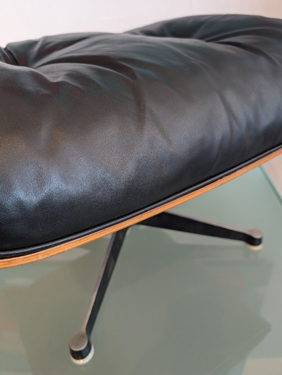 Image 1 of Charles & Ray Eames Lounge Chair Ottoman 671