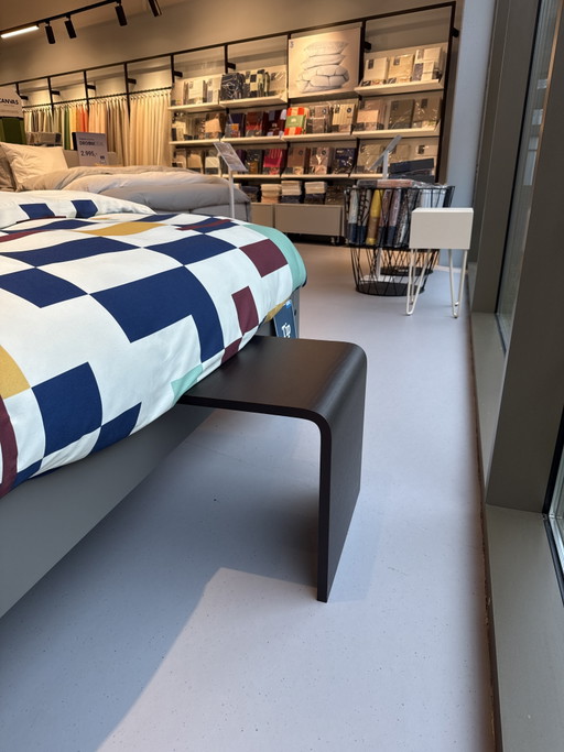 Auronde Table