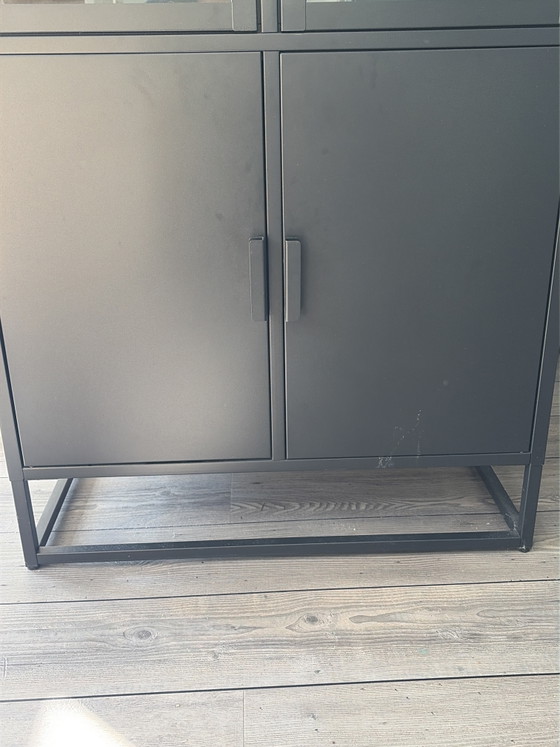 Vitrine Schwarz Metall – cavetown (photo 5 of 5)