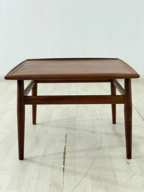 Table d'appoint danoise design milieu du siècle / Table basse en teck / Table d'appoint années 1960 / Table (photo 8 of 10)