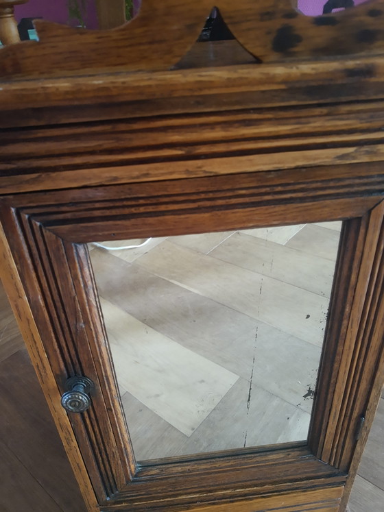 Antique French Art Deco brocante oak medicine cabinet with mirror – apothecary cabinet – wall cabinet (photo 13 of 15)