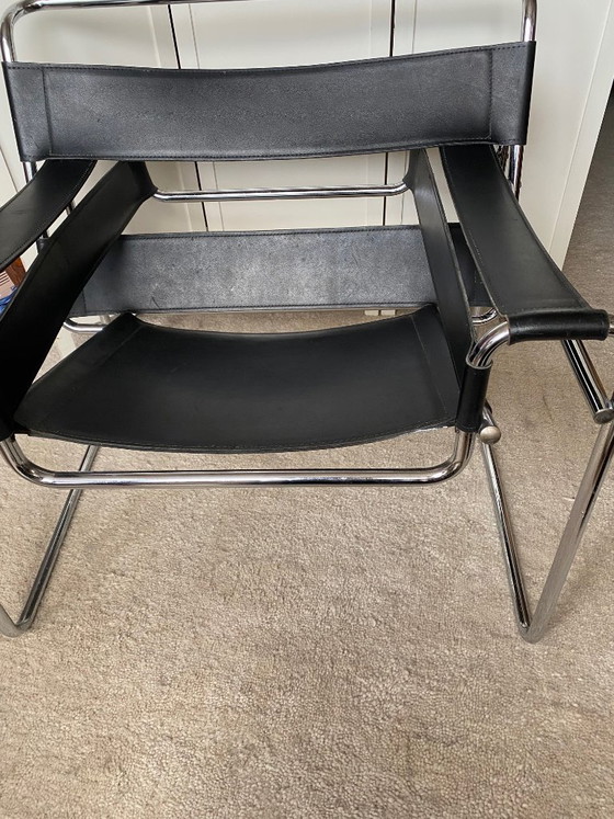 Image 1 of Wasslily Chair