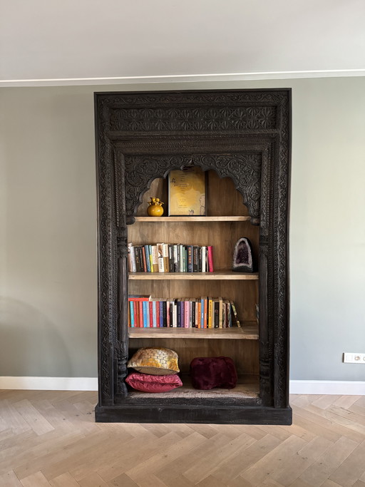 Handgesneden houten kast uit India 