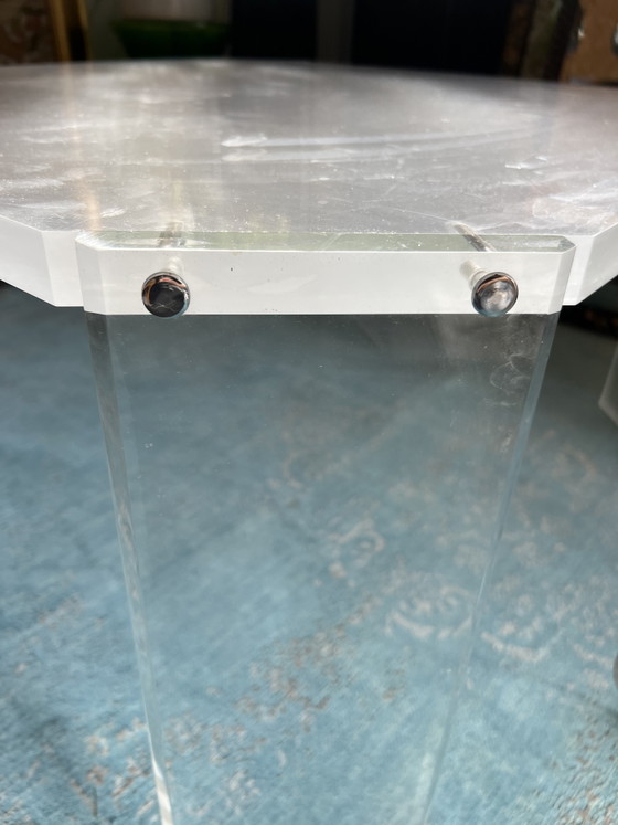 Mesa de centro octogonal de plexiglás de 80 cm, estilo Bauhaus de la era espacial de los años 70, fabricada (photo 8 of 8)