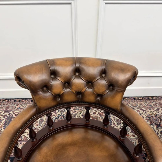 Ensemble de chaises Chesterfield classiques anglaises Springvale, Chaises de salle à manger, Cuir, Bois (photo 4 sur 16)