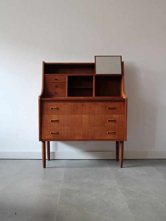 Image 1 of Scrivania danese vintage in teak