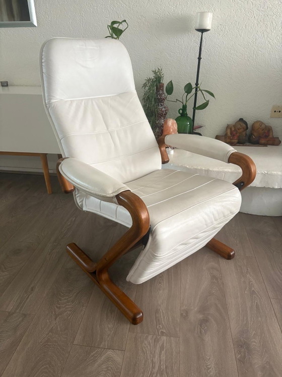 Image 1 of Vintage "Dream Seat AP" Relax Fauteuil – Wit/Crème Leer & Hout
