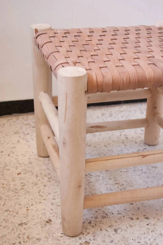 2 Leren en licht houten krukjes – Leer (photo 11 of 11)