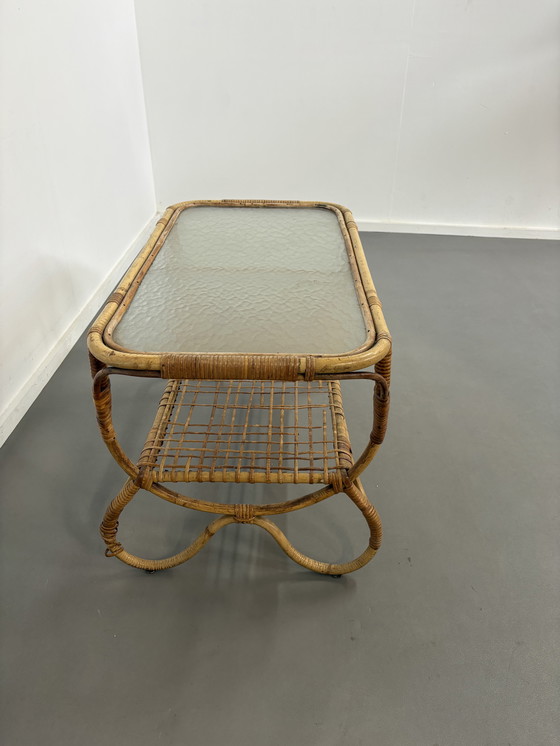 Image 1 of Vintage Rotan Tafel avec wolkenglas jaren ‘60