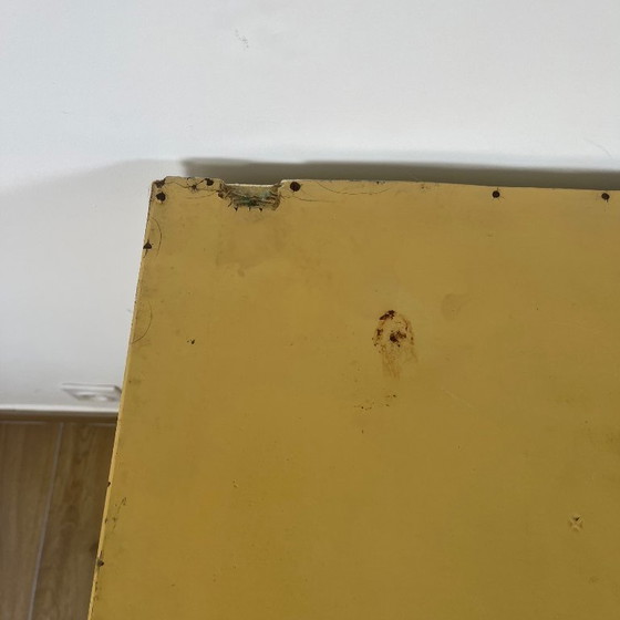 Image 1 of Antiek botergeel keukendressoir, eind 19e - begin 20e eeuw