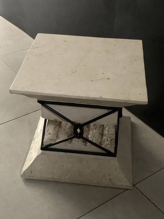 Image 1 of Travertin en ijzeren sokkeltafel met "gebroken" ontwerp