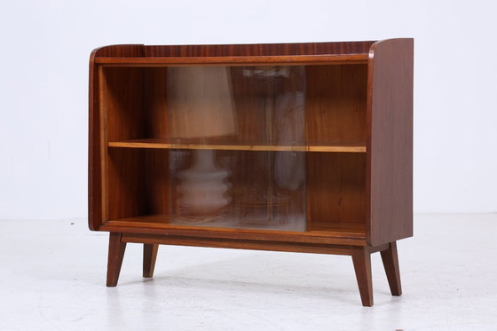 Image 1 of Cassettiera vintage con ante in vetro anni '60 | Armadio da corridoio di metà secolo | Legno retrò anni '70 #06-14