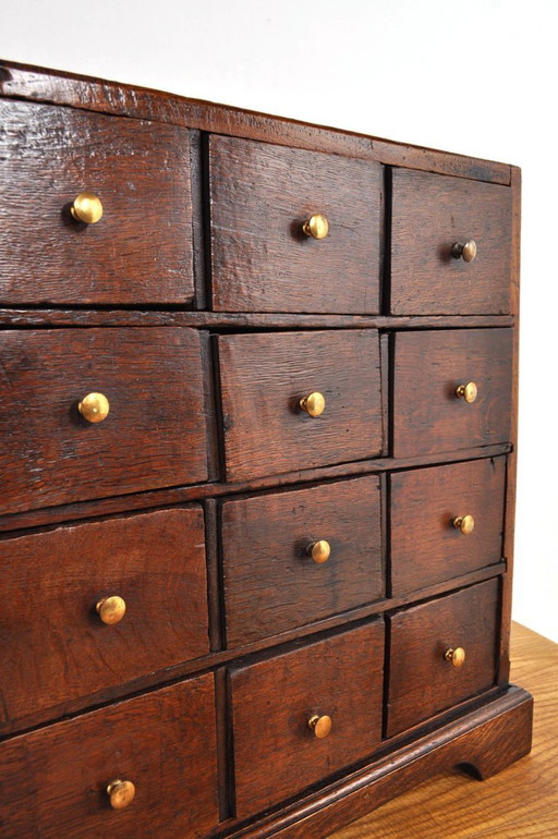 Eiken ladekastje 18de eeuw