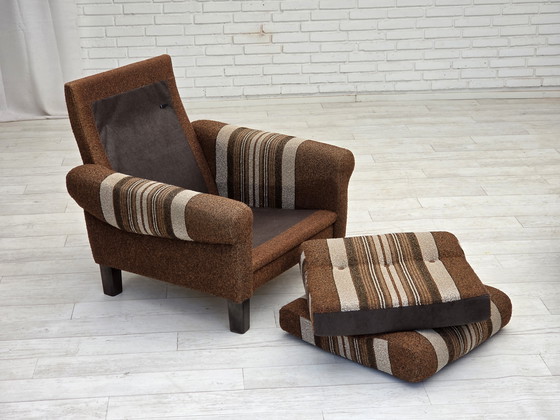 Image 1 of 1970, Deense clubfauteuil, originele wollen bekleding, zeer goede staat.