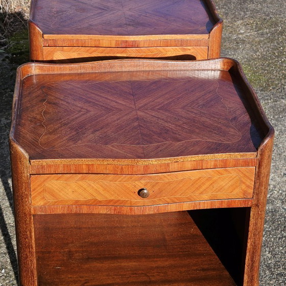Image 1 of Coppia di comodini intarsiati francesi - 2 comodini in noce - Stile Luigi XV - anni '40