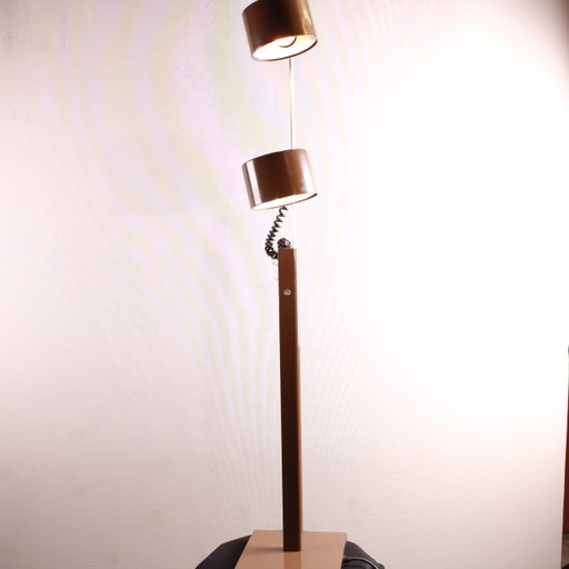 Lampadaire Conelight de Ronald Homes