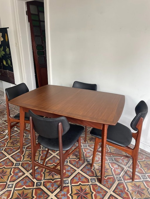 Table à manger en teck Van Teeffelen